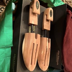 Allen Edmonds made in the USA all natural cedar adjustable shoe trees